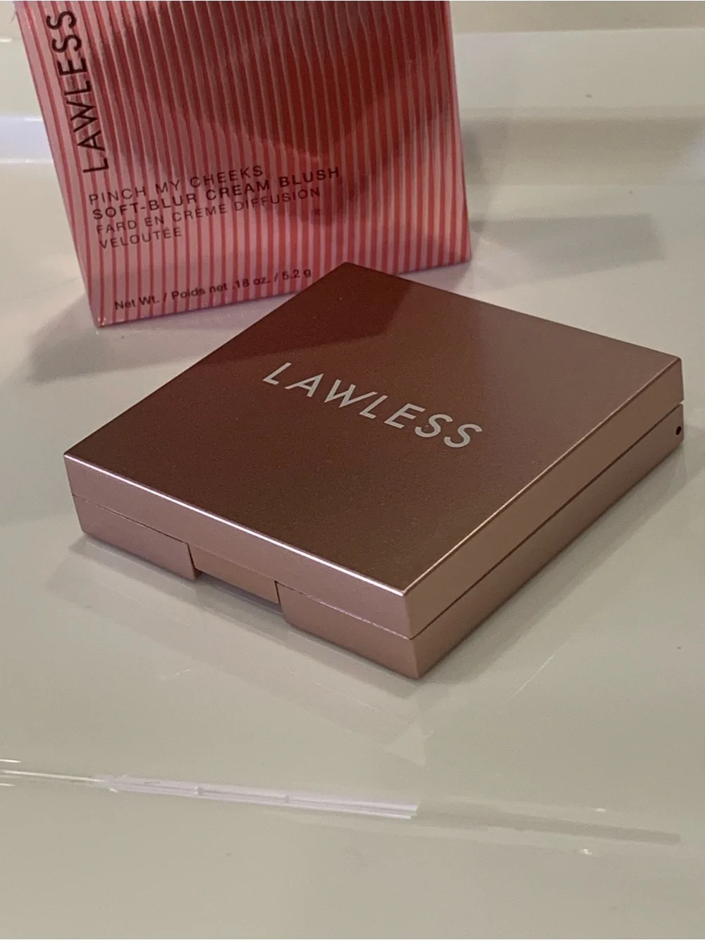 LAWLESS weightless cloud